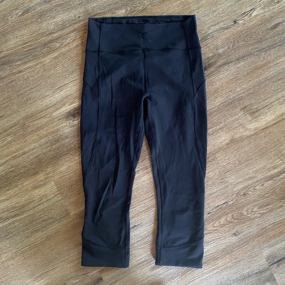 Lululemon Black Soft Casual Cropped Leggings Size 6